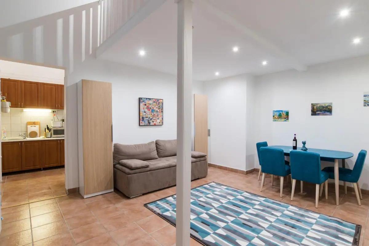 Apartment Feel Like In The Center Up To 5 Guests